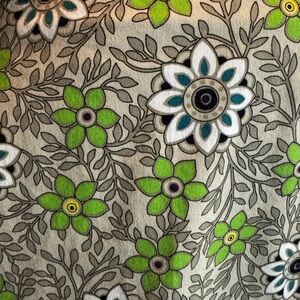 ZOE K women’s skirt. Size 6. Summer print, crisp, cool, cotton blend w/ stretch